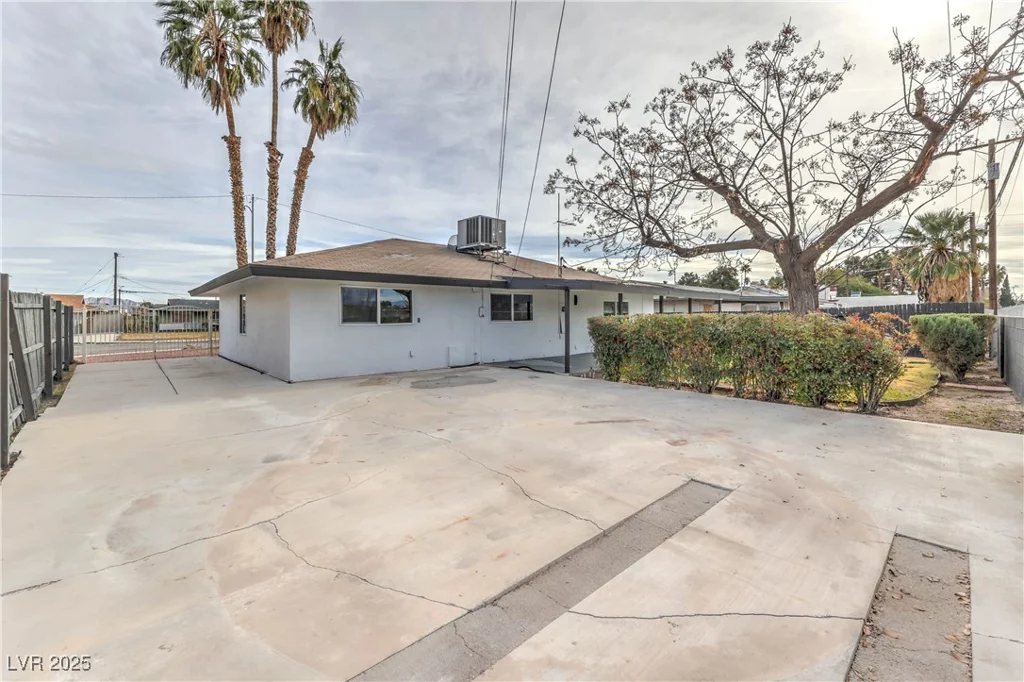 109 Hyacinth, Las Vegas, NV 89107