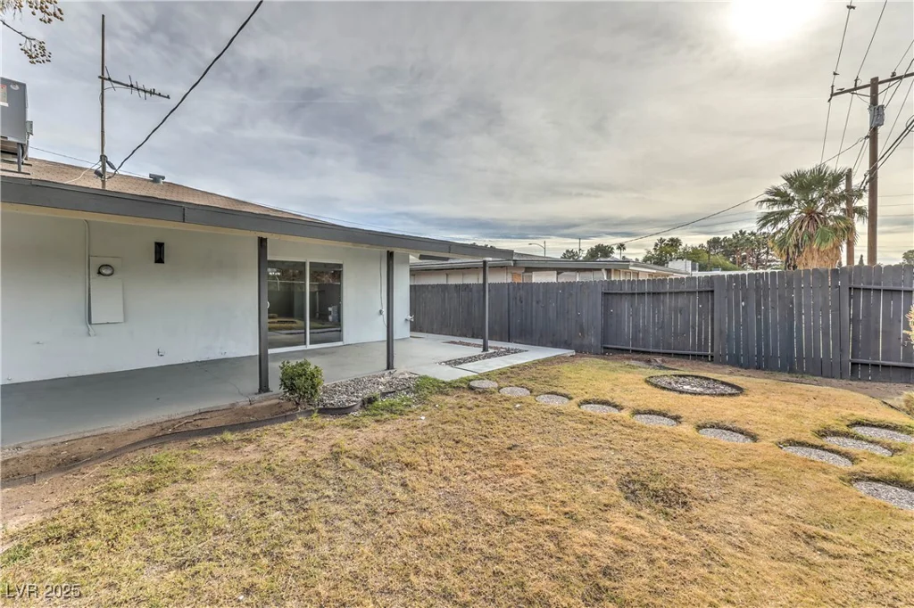 109 Hyacinth, Las Vegas, NV 89107