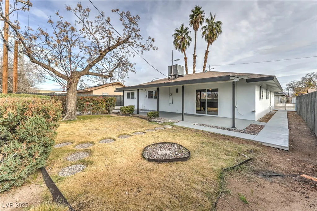 109 Hyacinth, Las Vegas, NV 89107