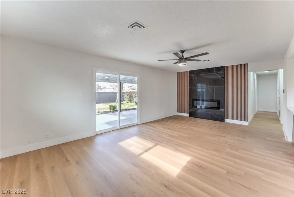 109 Hyacinth, Las Vegas, NV 89107