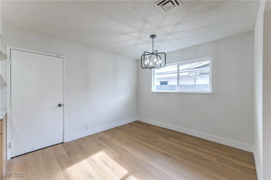 109 Hyacinth, Las Vegas, NV 89107