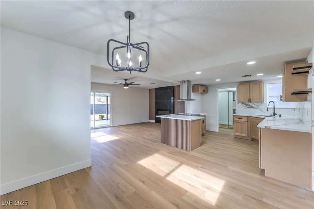 109 Hyacinth, Las Vegas, NV 89107