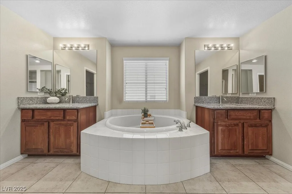 933 Wagner Valley, Henderson, NV 89052