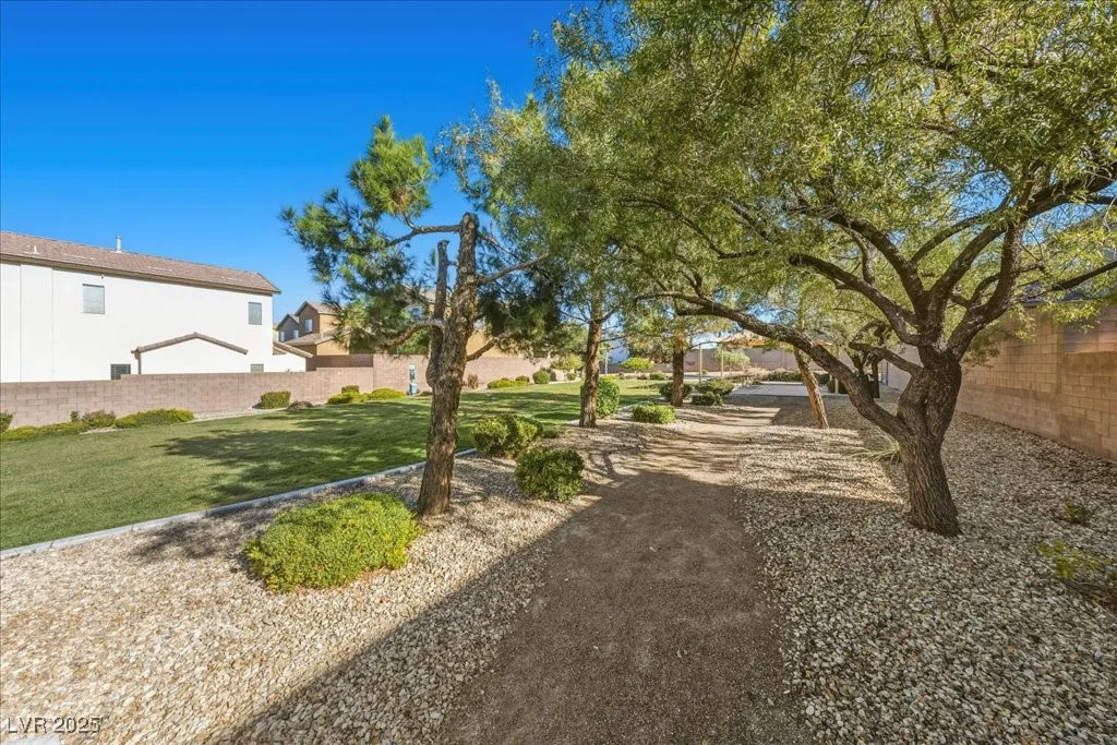 933 Wagner Valley, Henderson, NV 89052