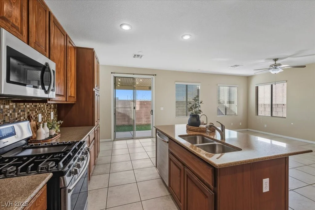 933 Wagner Valley, Henderson, NV 89052
