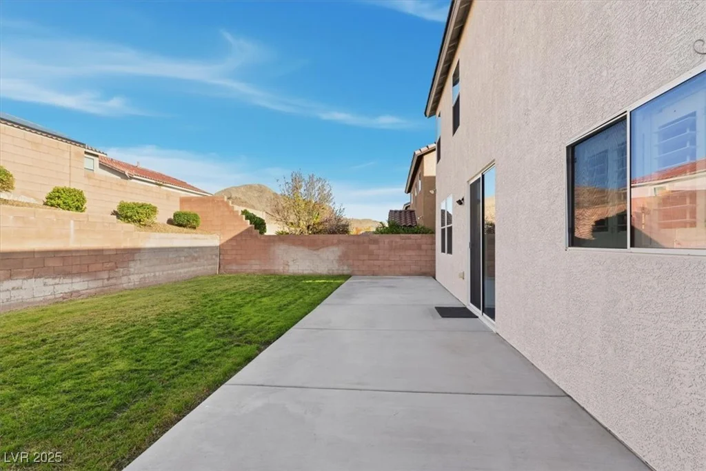 10448 Britton Hill, Las Vegas, NV 89129