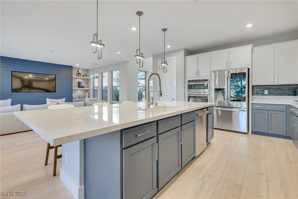 10280 Midnight Meteor, Las Vegas, NV 89166