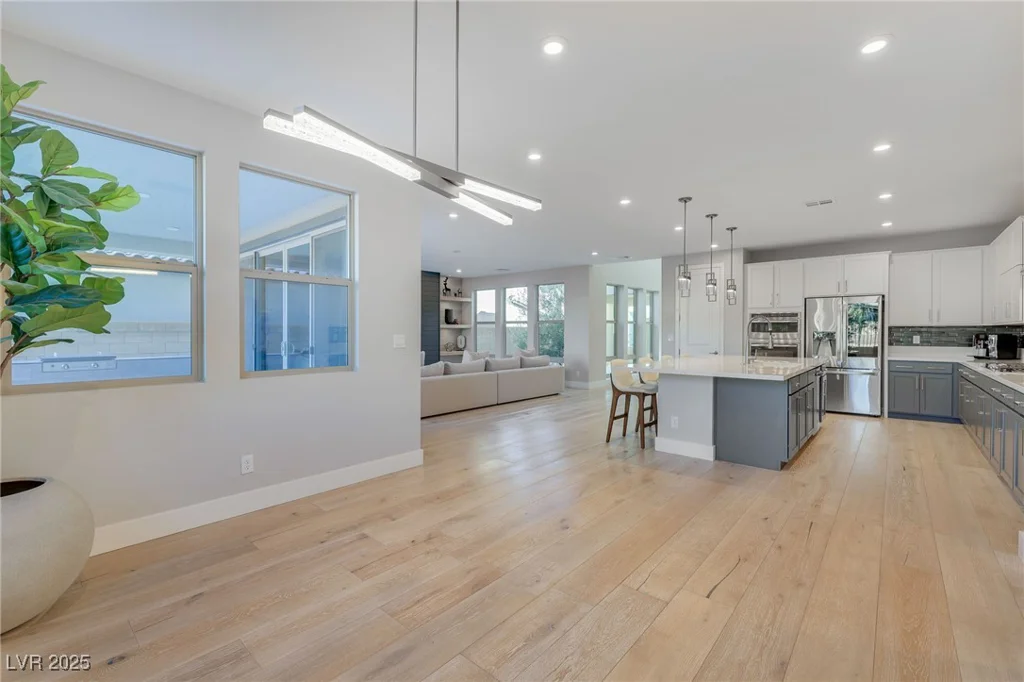 10280 Midnight Meteor, Las Vegas, NV 89166