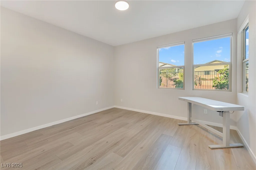 10280 Midnight Meteor, Las Vegas, NV 89166