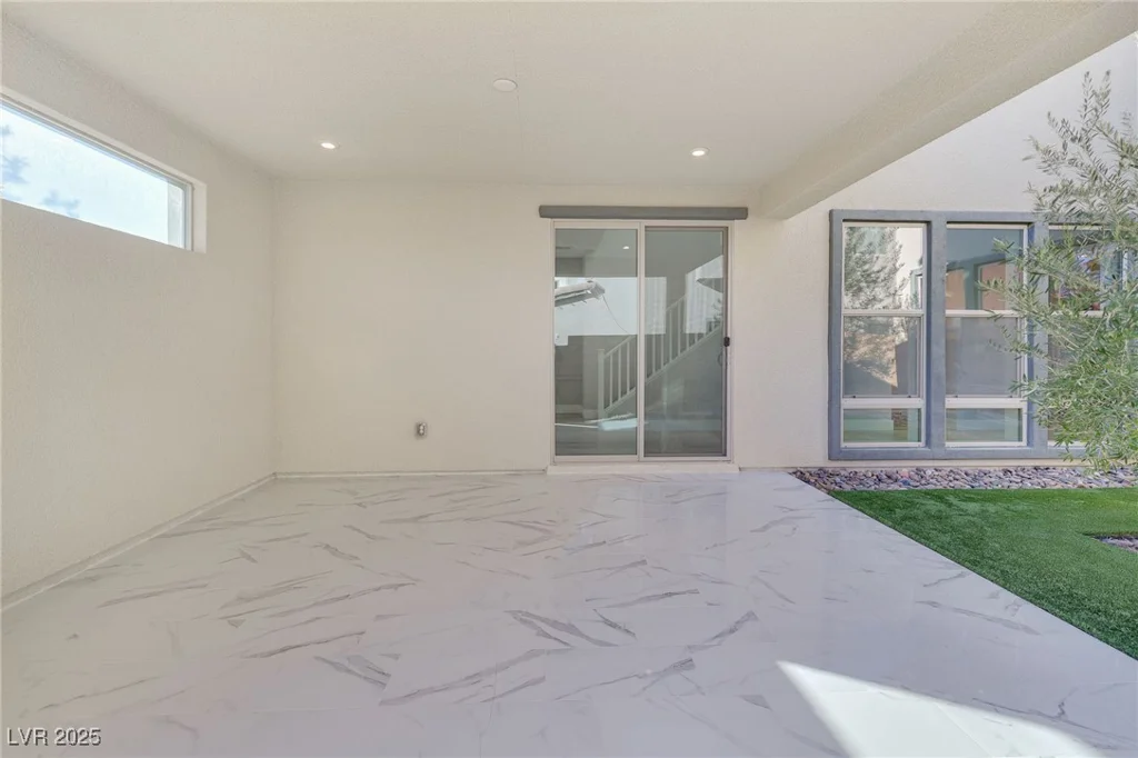 10280 Midnight Meteor, Las Vegas, NV 89166