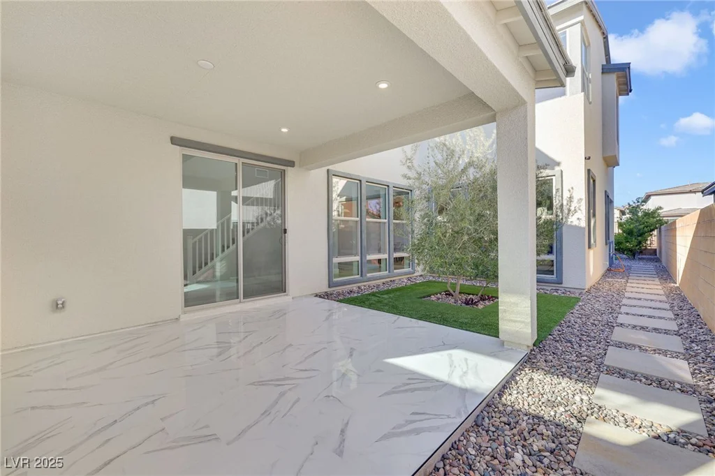 10280 Midnight Meteor, Las Vegas, NV 89166