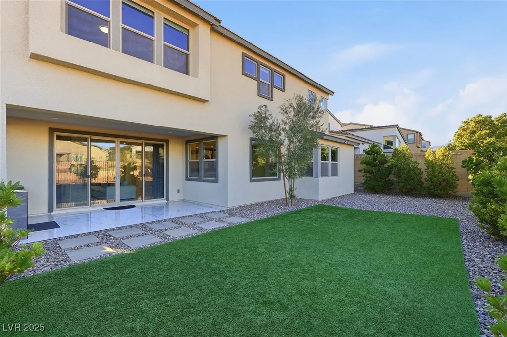 10280 Midnight Meteor, Las Vegas, NV 89166
