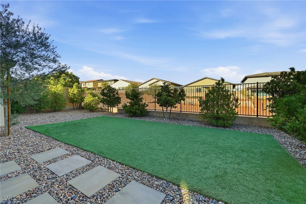 10280 Midnight Meteor, Las Vegas, NV 89166