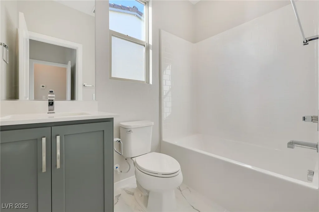 10280 Midnight Meteor, Las Vegas, NV 89166