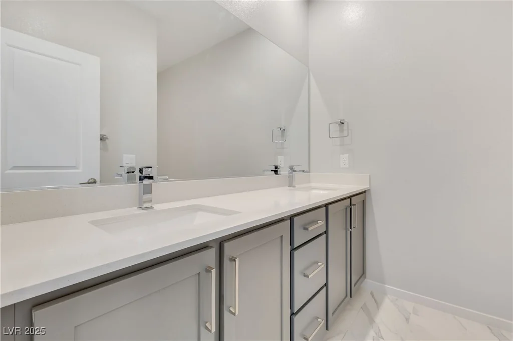 10280 Midnight Meteor, Las Vegas, NV 89166