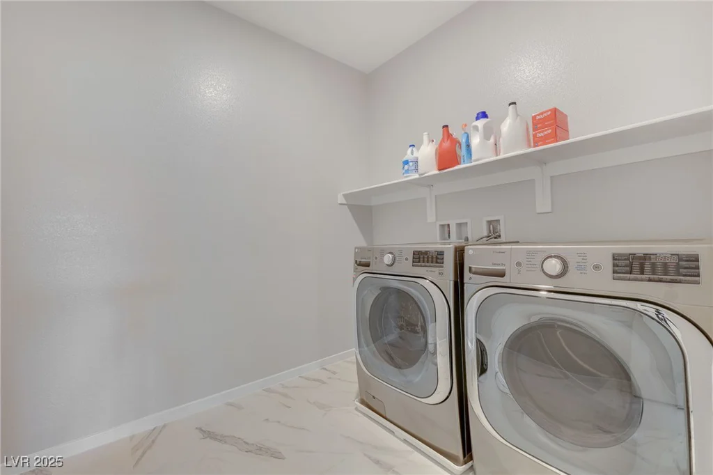 10280 Midnight Meteor, Las Vegas, NV 89166