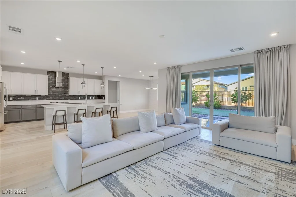 10280 Midnight Meteor, Las Vegas, NV 89166