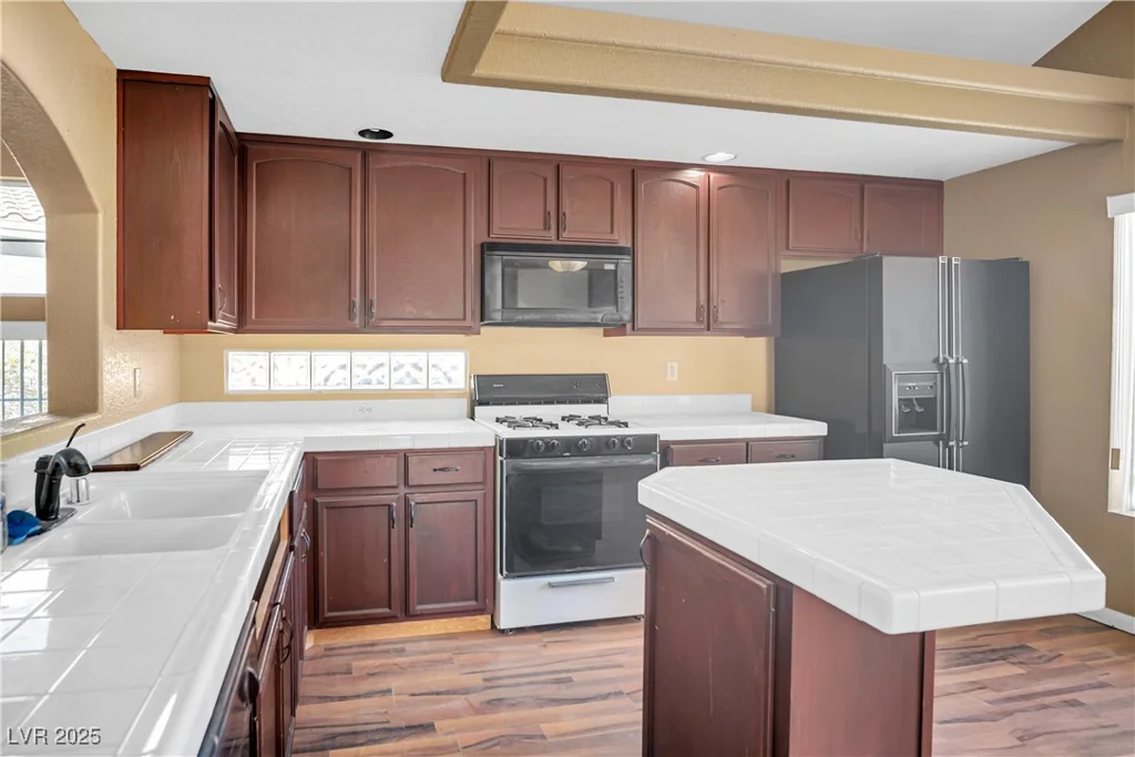 3580 Tobel Springs, Las Vegas, NV 89129