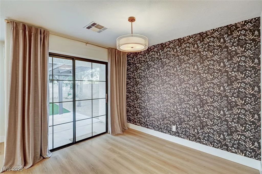 3948 Cobble Creek, Las Vegas, NV 89108