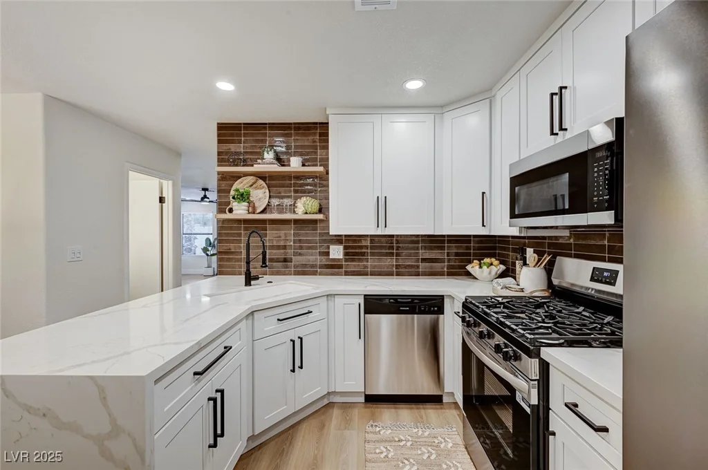 3948 Cobble Creek, Las Vegas, NV 89108