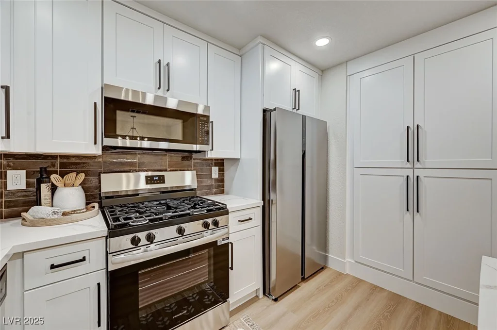 3948 Cobble Creek, Las Vegas, NV 89108