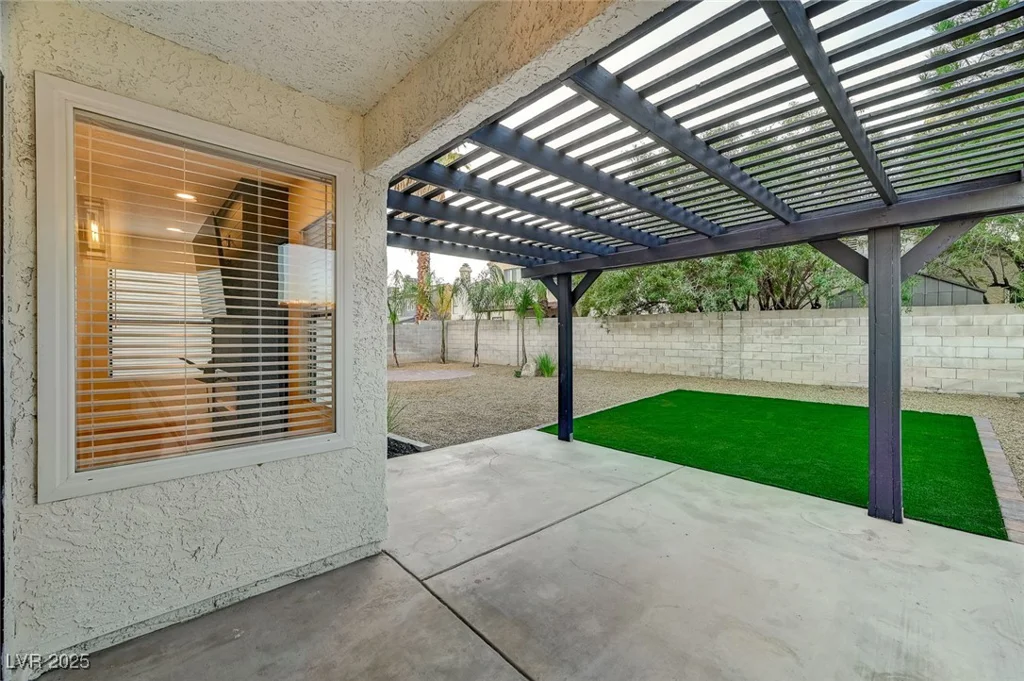 3948 Cobble Creek, Las Vegas, NV 89108