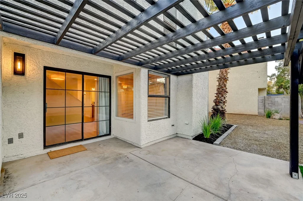 3948 Cobble Creek, Las Vegas, NV 89108