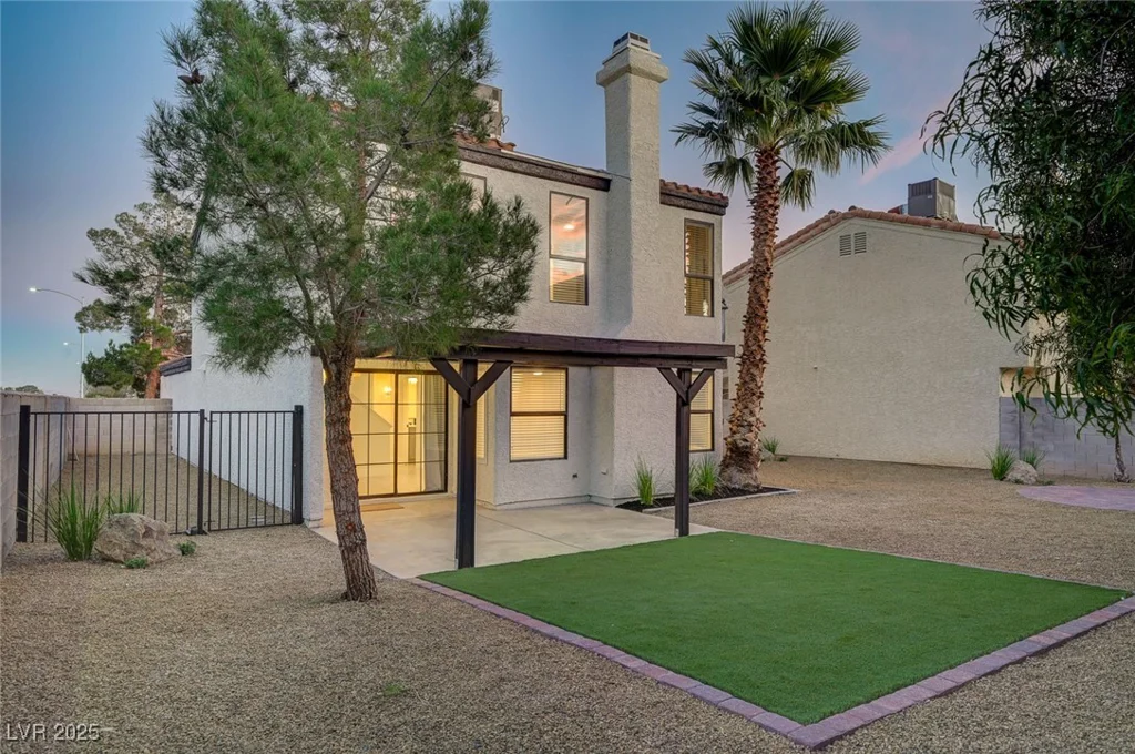 3948 Cobble Creek, Las Vegas, NV 89108