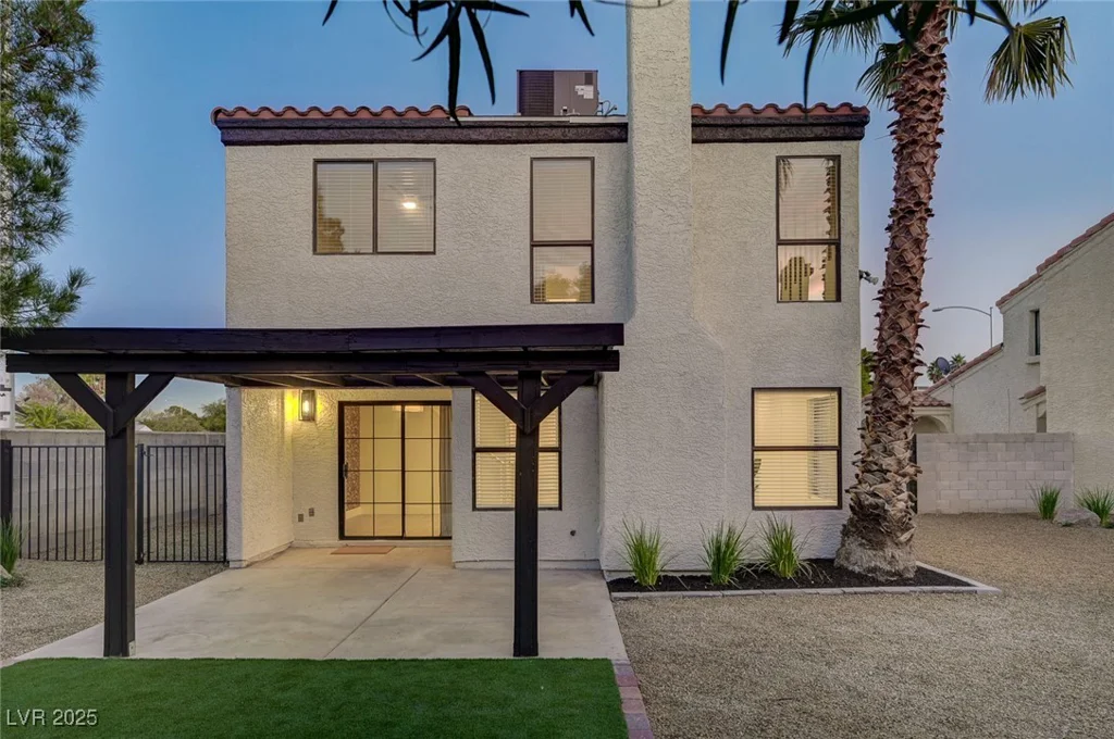 3948 Cobble Creek, Las Vegas, NV 89108