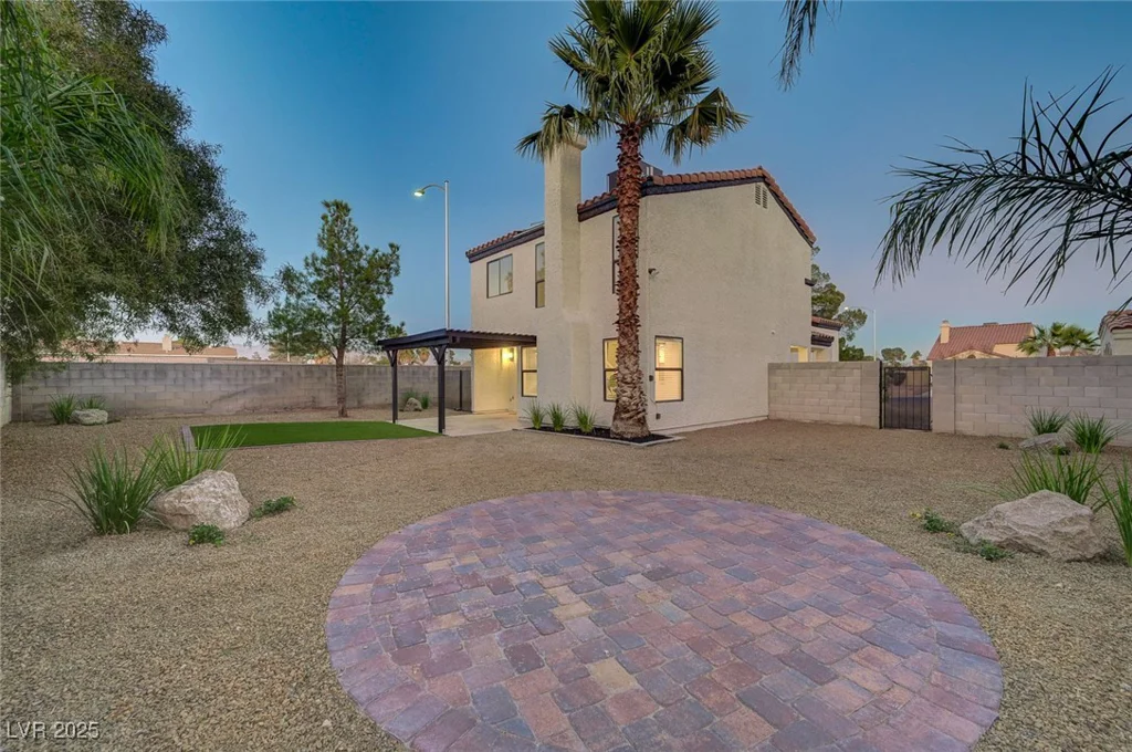 3948 Cobble Creek, Las Vegas, NV 89108