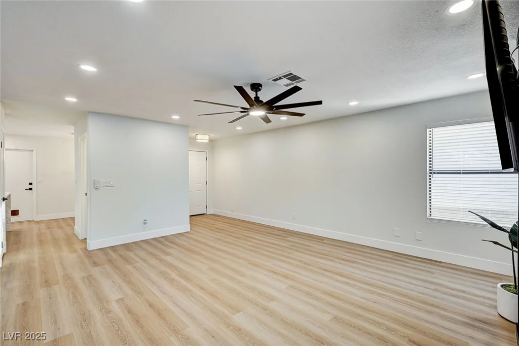 3948 Cobble Creek, Las Vegas, NV 89108