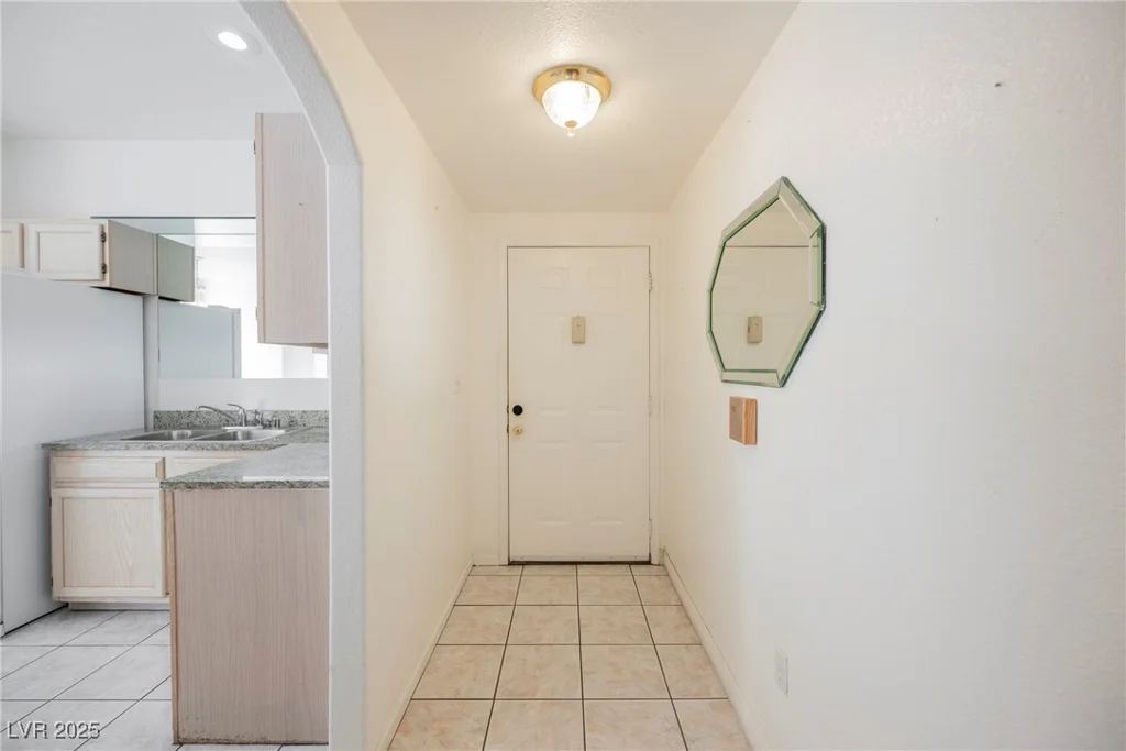 6480 Annie Oakley, Las Vegas, NV 89120