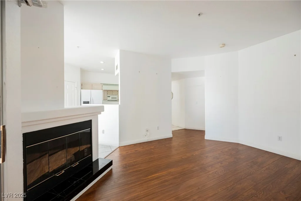 6480 Annie Oakley, Las Vegas, NV 89120