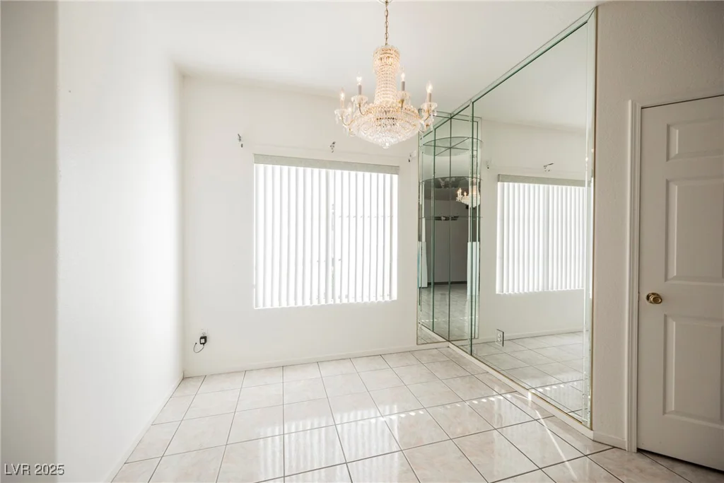 6480 Annie Oakley, Las Vegas, NV 89120