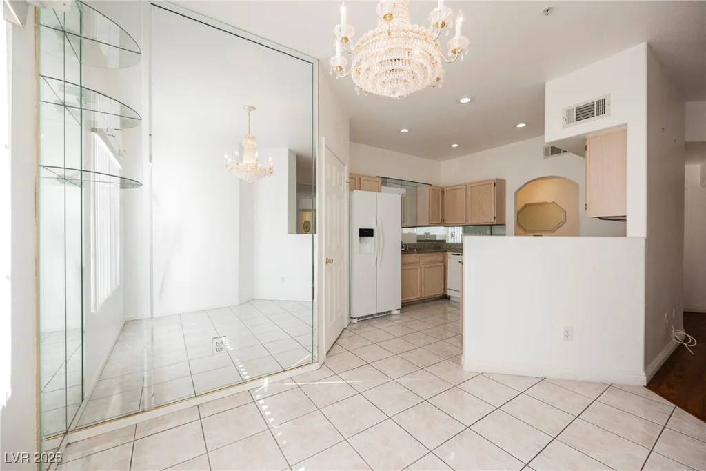 6480 Annie Oakley, Las Vegas, NV 89120
