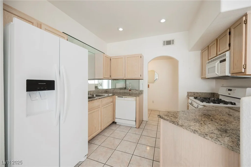 6480 Annie Oakley, Las Vegas, NV 89120