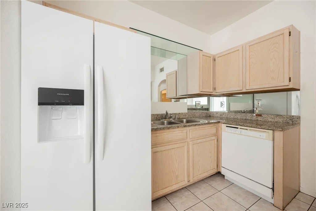 6480 Annie Oakley, Las Vegas, NV 89120