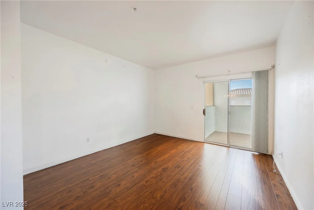 6480 Annie Oakley, Las Vegas, NV 89120