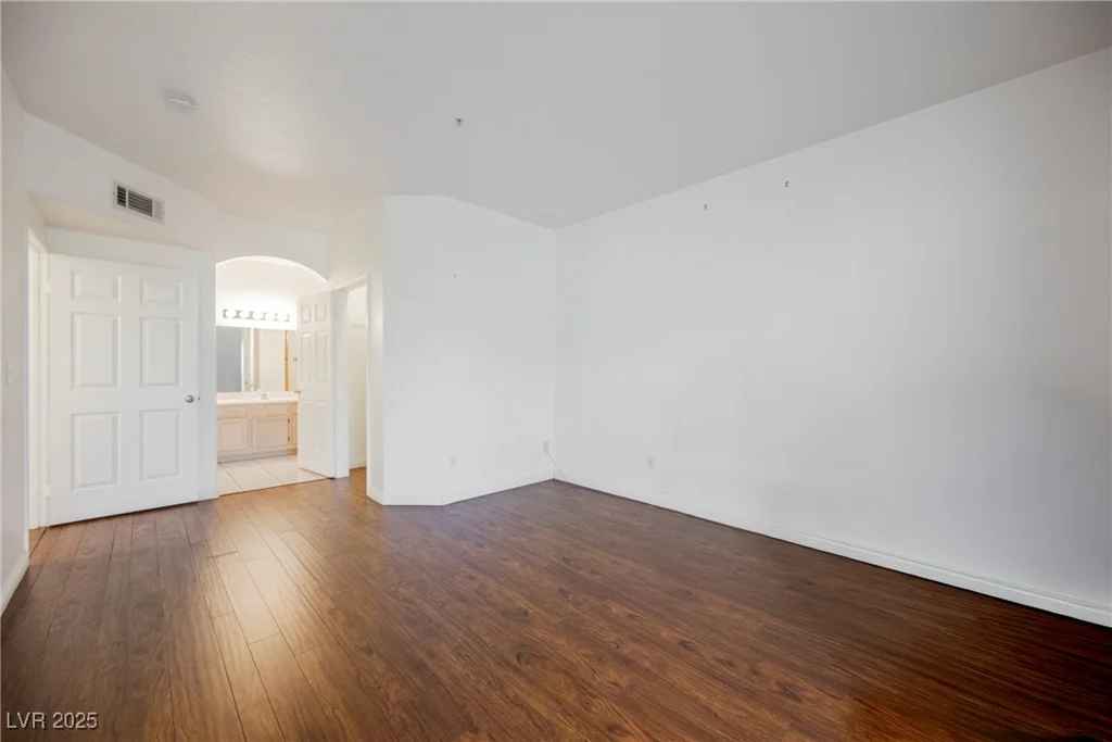 6480 Annie Oakley, Las Vegas, NV 89120