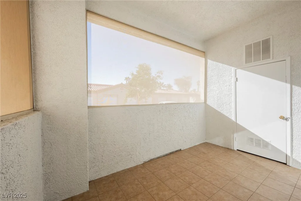 6480 Annie Oakley, Las Vegas, NV 89120