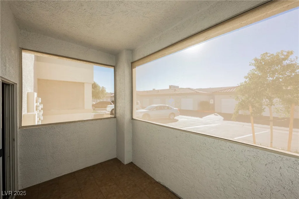 6480 Annie Oakley, Las Vegas, NV 89120