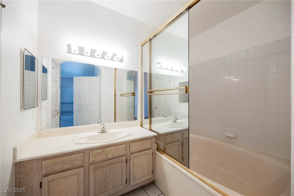6480 Annie Oakley, Las Vegas, NV 89120