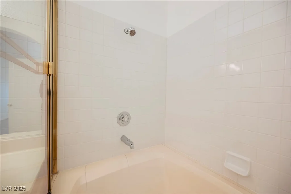 6480 Annie Oakley, Las Vegas, NV 89120
