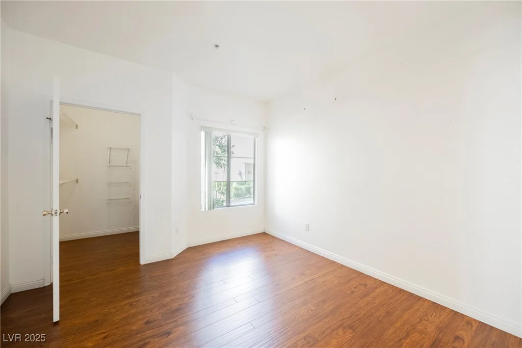 6480 Annie Oakley, Las Vegas, NV 89120
