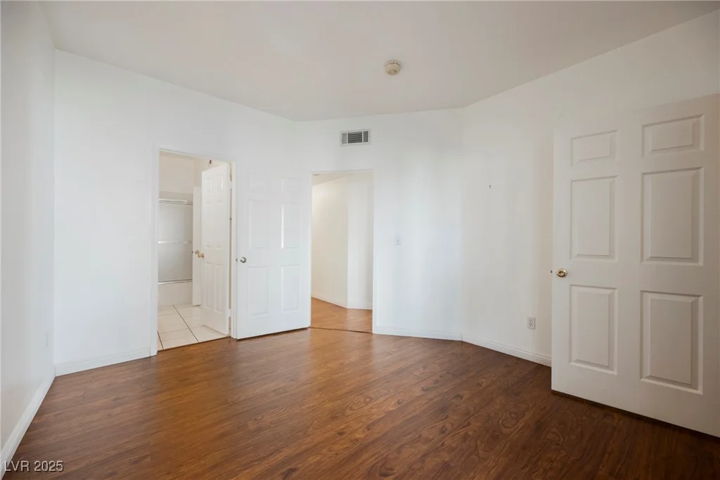 6480 Annie Oakley, Las Vegas, NV 89120