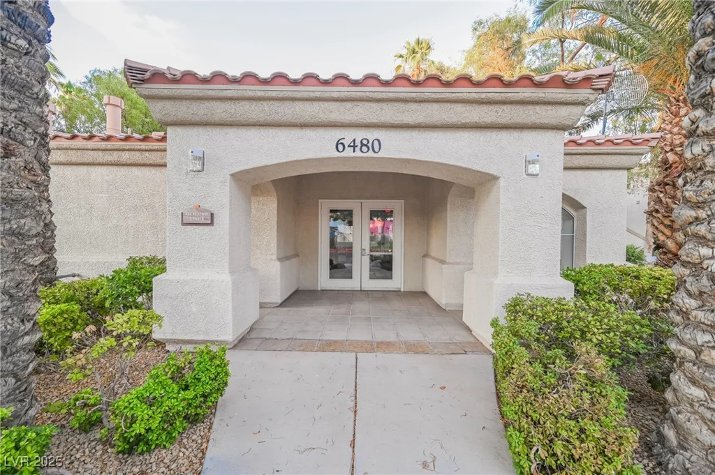 6480 Annie Oakley, Las Vegas, NV 89120
