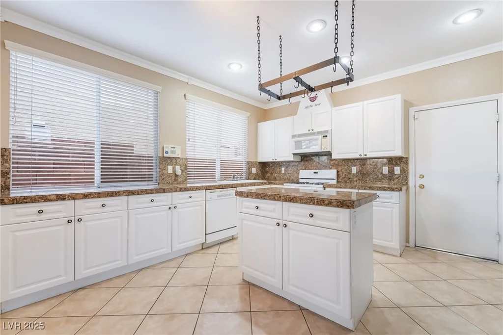 894 Sir Winston, Henderson, NV 89052