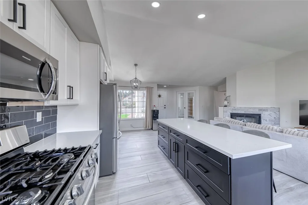 3220 Beacon Shores, Las Vegas, NV 89117