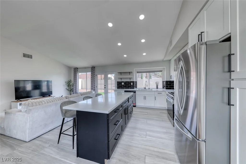 3220 Beacon Shores, Las Vegas, NV 89117