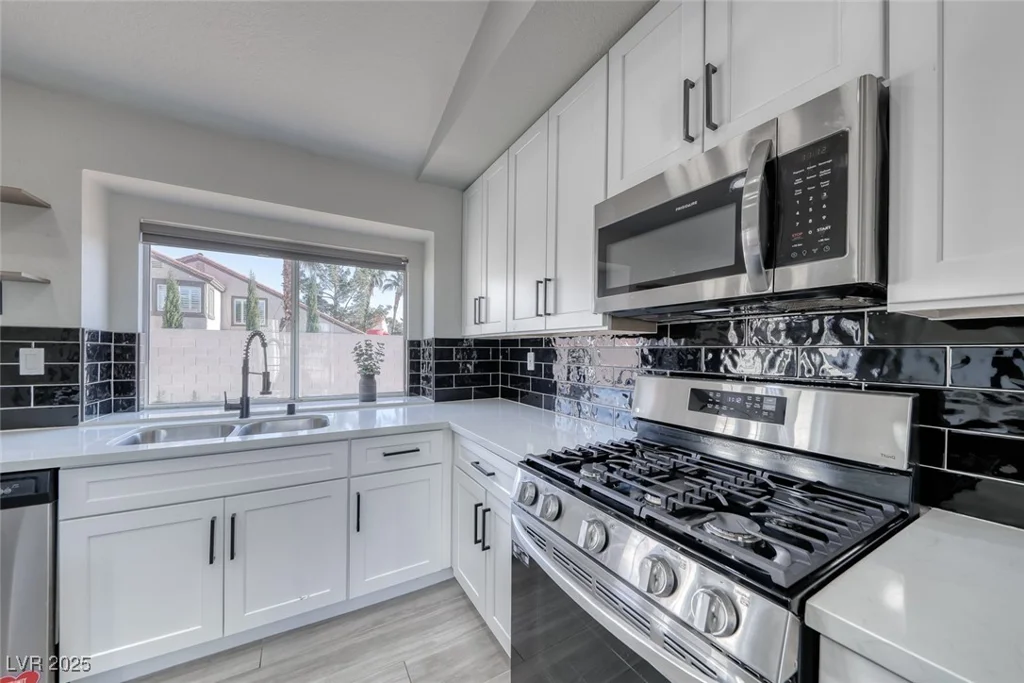 3220 Beacon Shores, Las Vegas, NV 89117